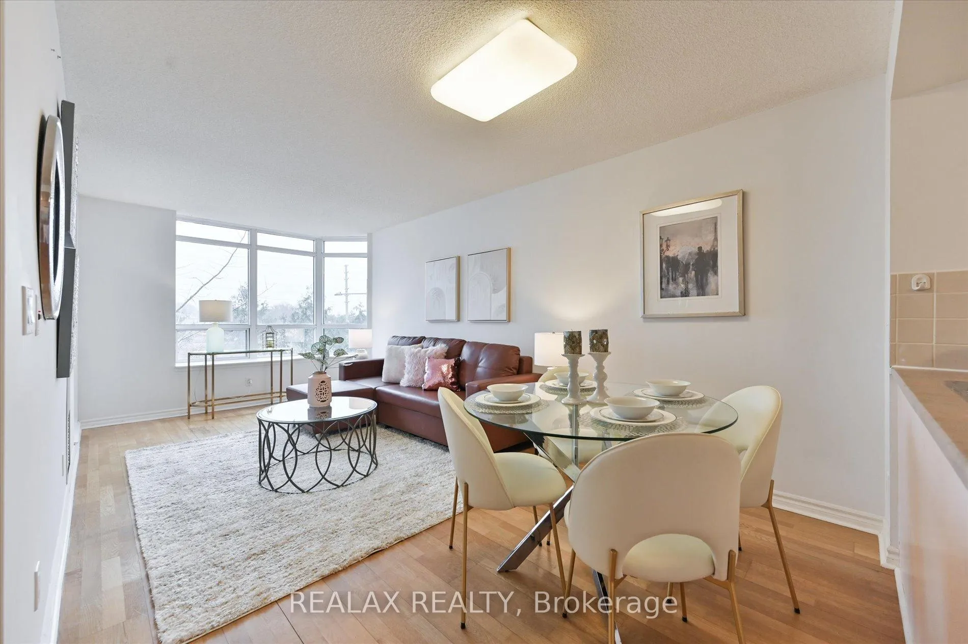 Photo 14 of Unit 302, 130 Pond Drive, Markham, Commerce Valley — HOMEH
