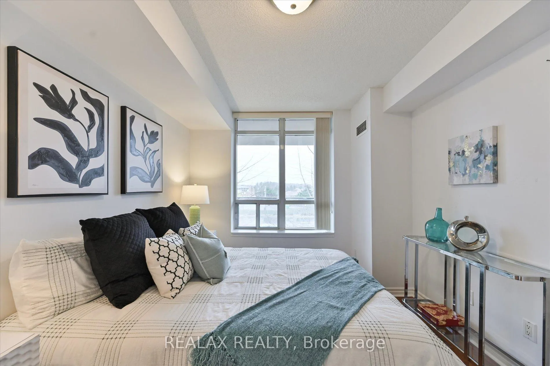 Photo 22 of Unit 302, 130 Pond Drive, Markham, Commerce Valley — HOMEH