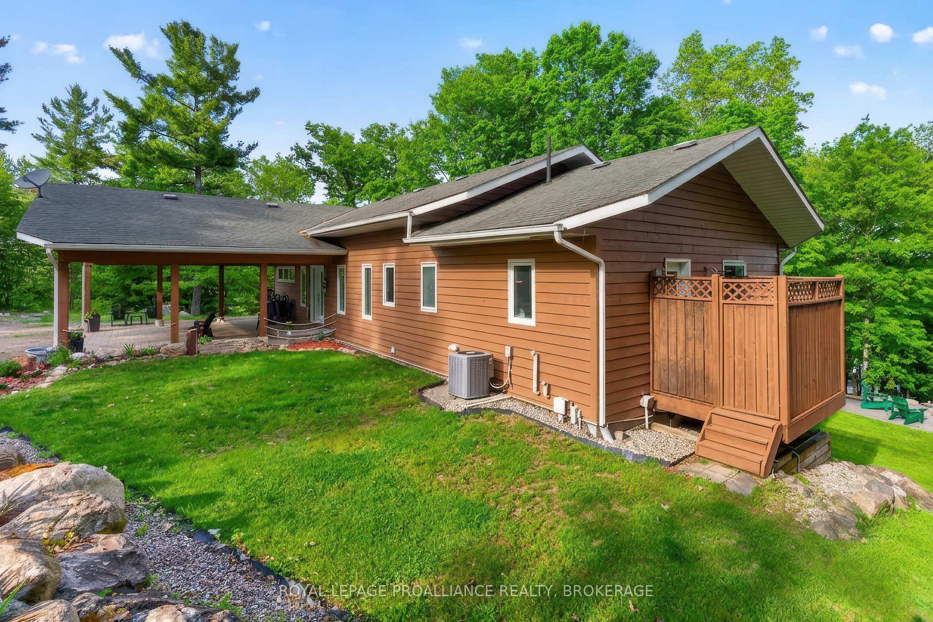 Photo 3 of 606 Whites Point Road, Rideau Lakes, Rideau Lakes (South Crosby) Twp — HOMEH