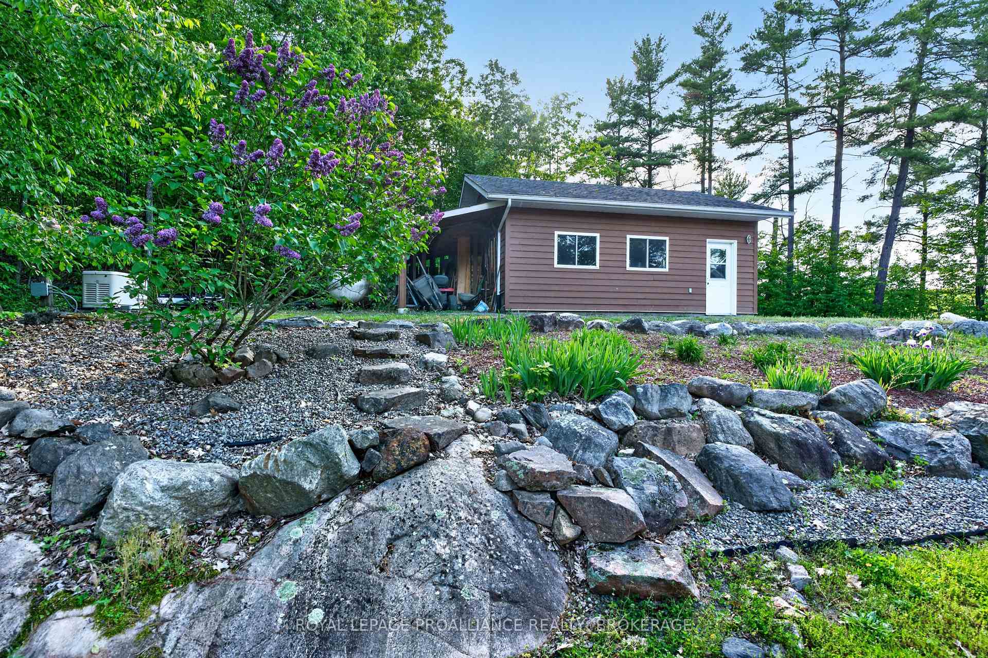 Photo 11 of 606 Whites Point Road, Rideau Lakes, Rideau Lakes (South Crosby) Twp — HOMEH