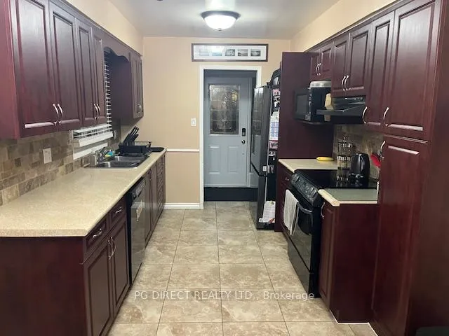 Photo 3 of 234 Thunderbird Drive, Waterloo — HOMEH