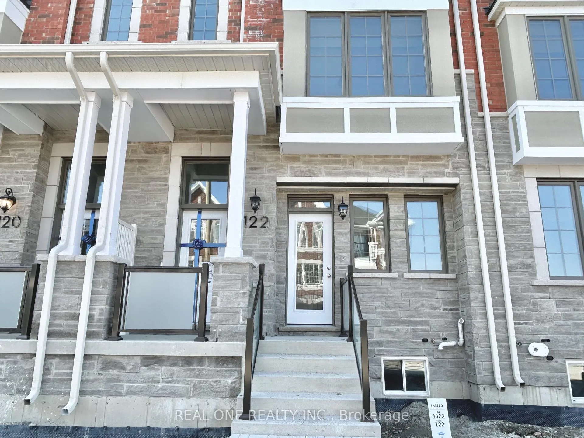 Photo 2 of 122 Avani Avenue, Markham, Rural Markham — HOMEH