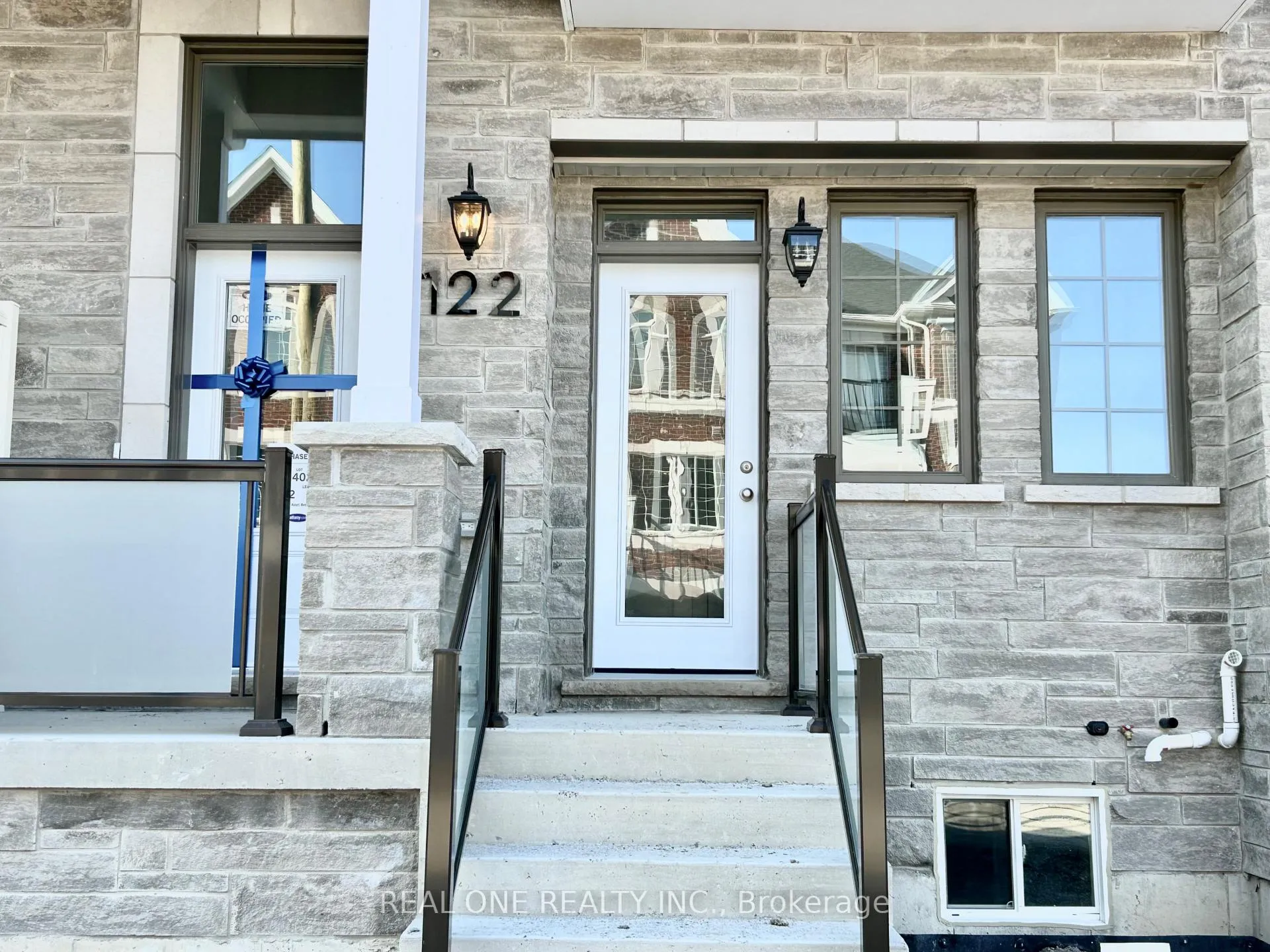 Photo 3 of 122 Avani Avenue, Markham, Rural Markham — HOMEH