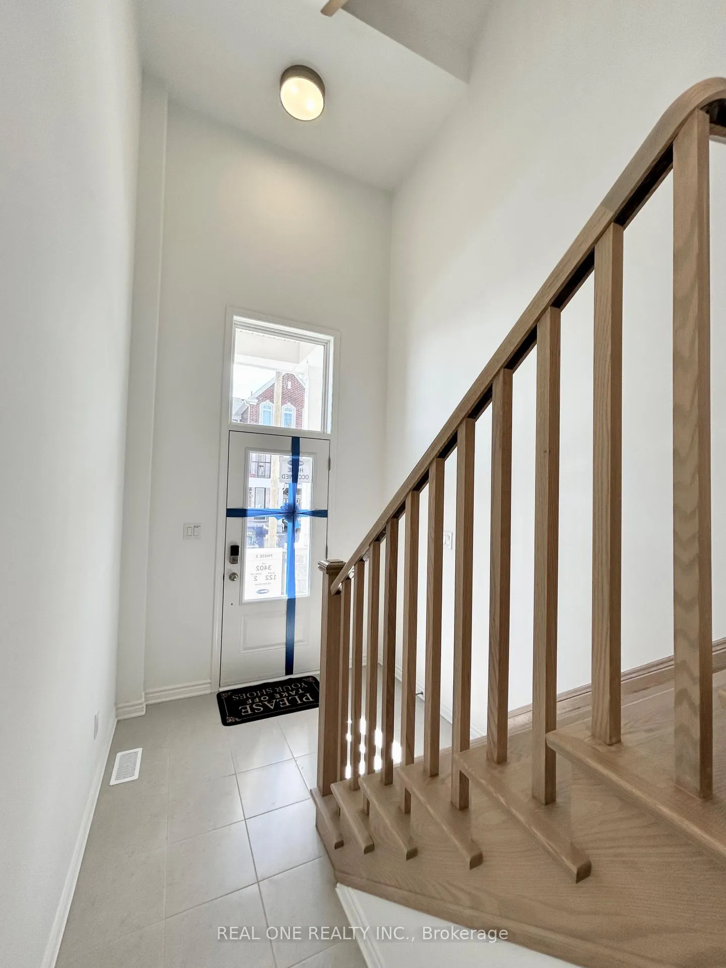 Photo 5 of 122 Avani Avenue, Markham, Rural Markham — HOMEH