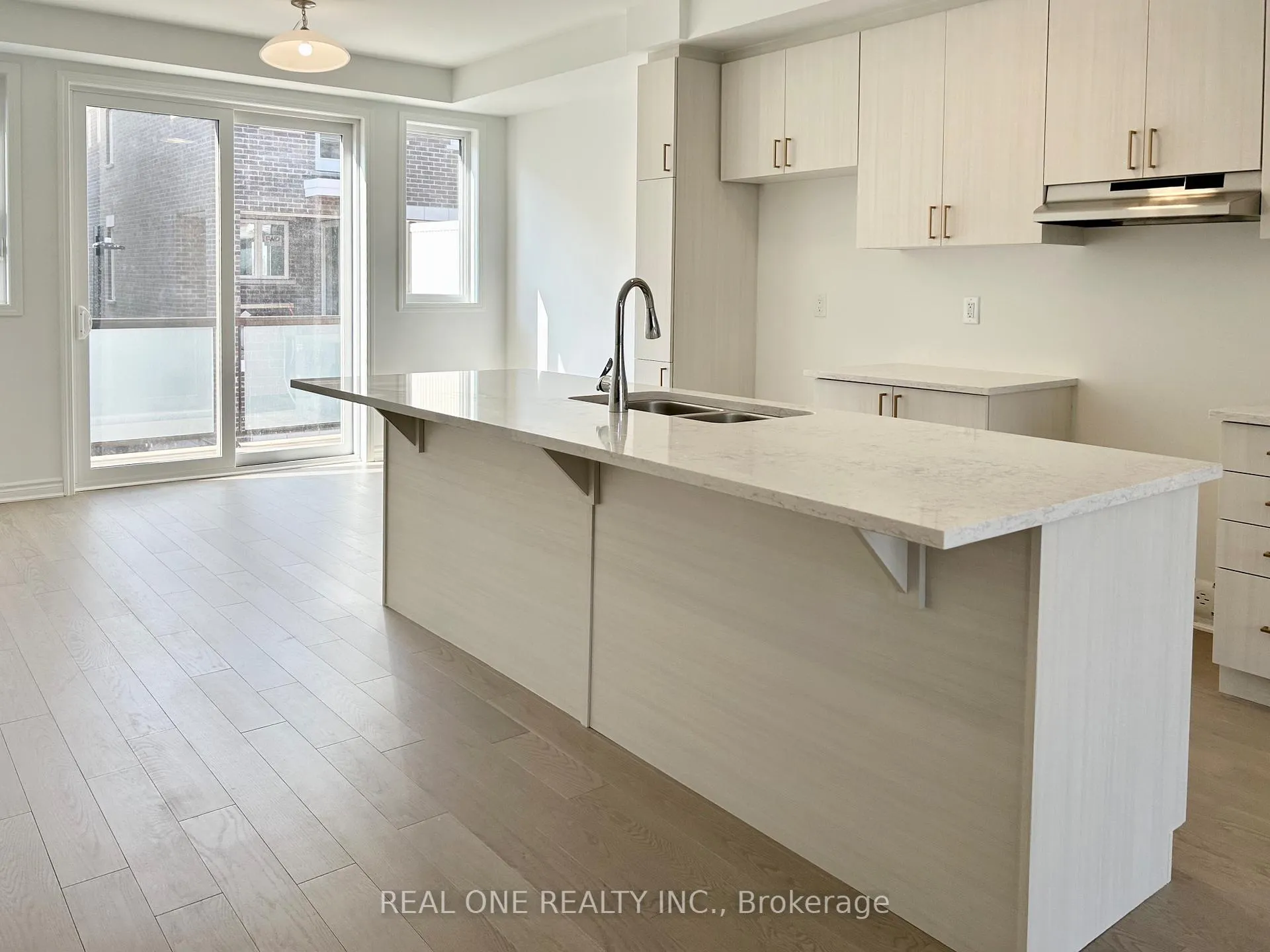 Photo 8 of 122 Avani Avenue, Markham, Rural Markham — HOMEH