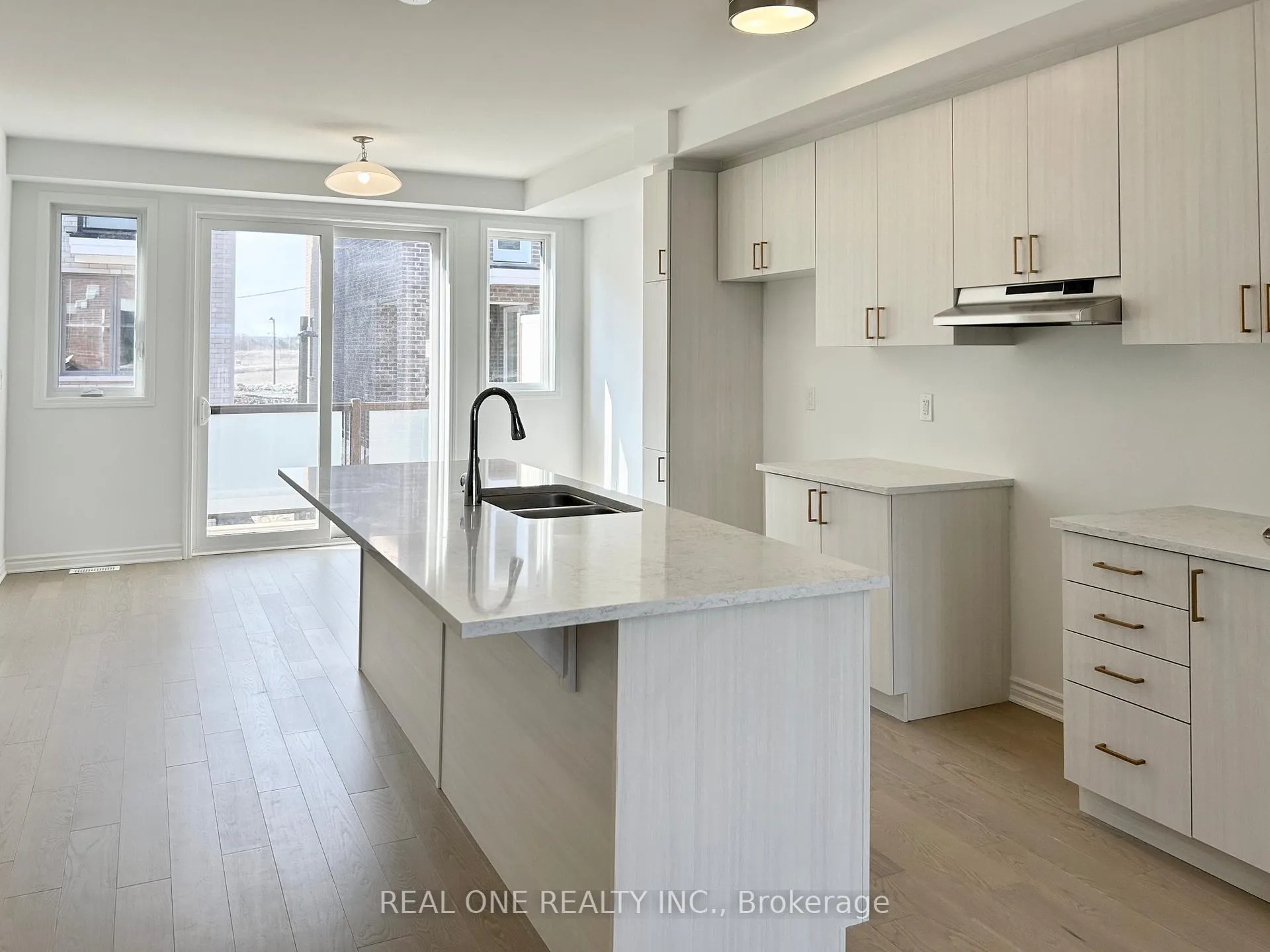 Photo 9 of 122 Avani Avenue, Markham, Rural Markham — HOMEH