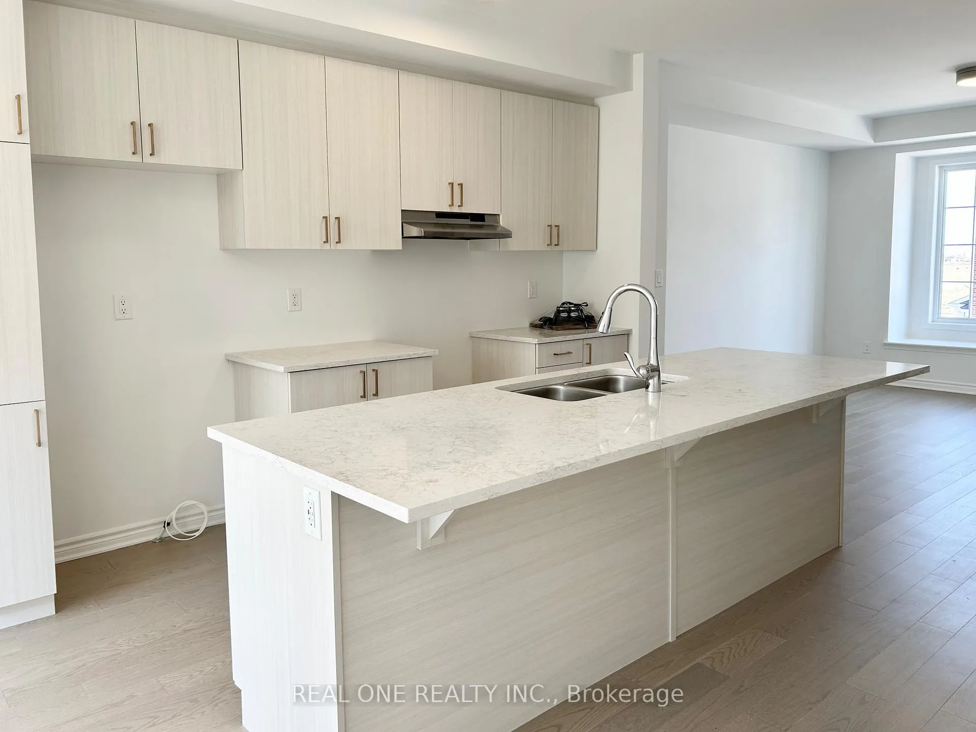 Photo 11 of 122 Avani Avenue, Markham, Rural Markham — HOMEH