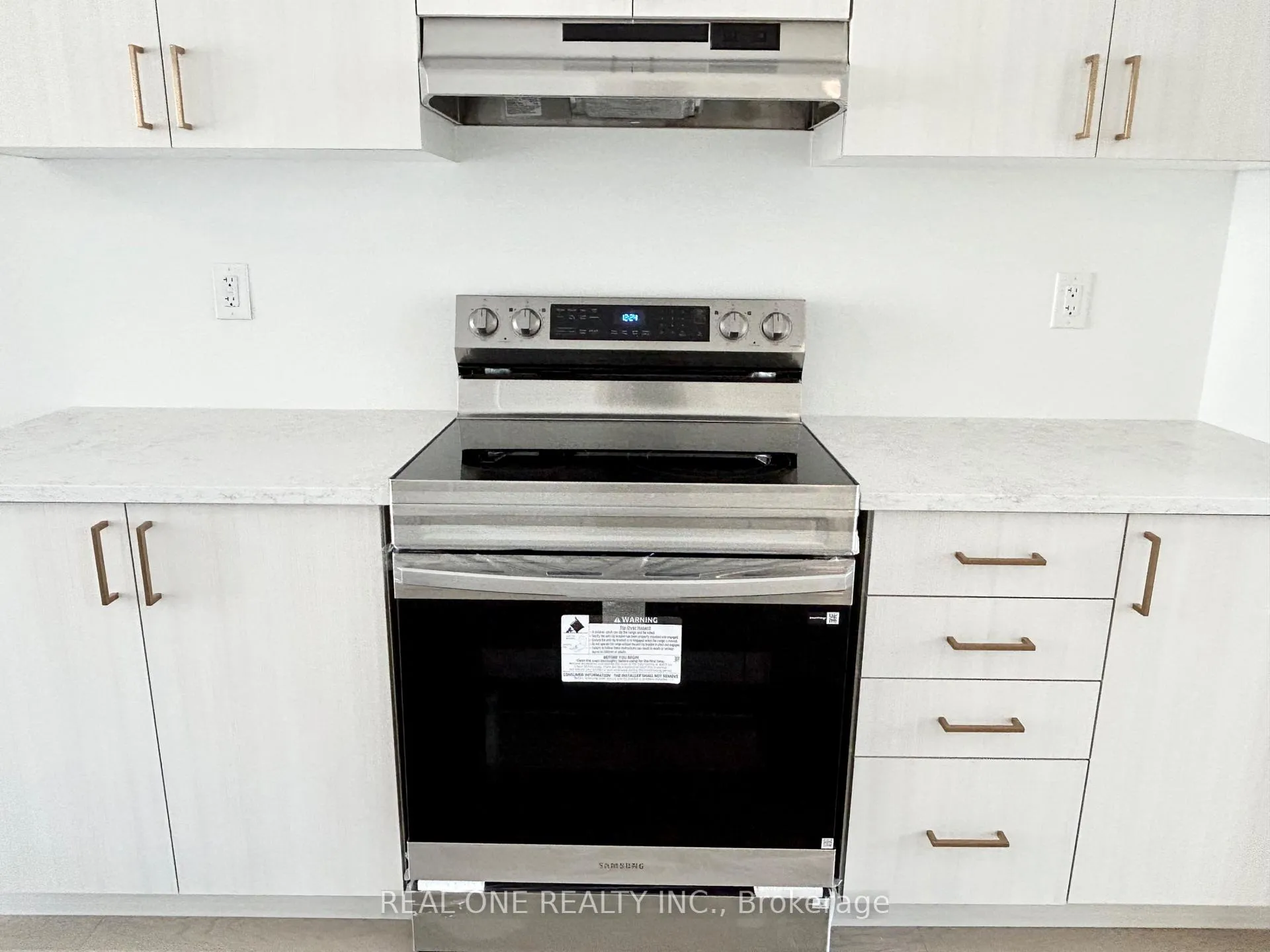 Photo 14 of 122 Avani Avenue, Markham, Rural Markham — HOMEH