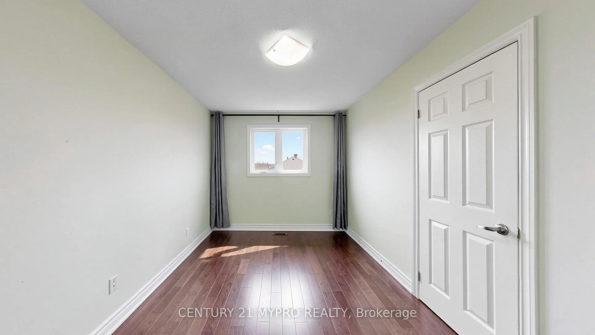 Photo 6 of 33 Erla Court, Markham, Middlefield — HOMEH