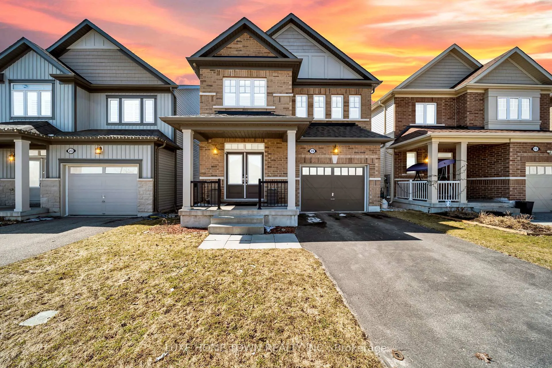 Front of 19 Findlay Way