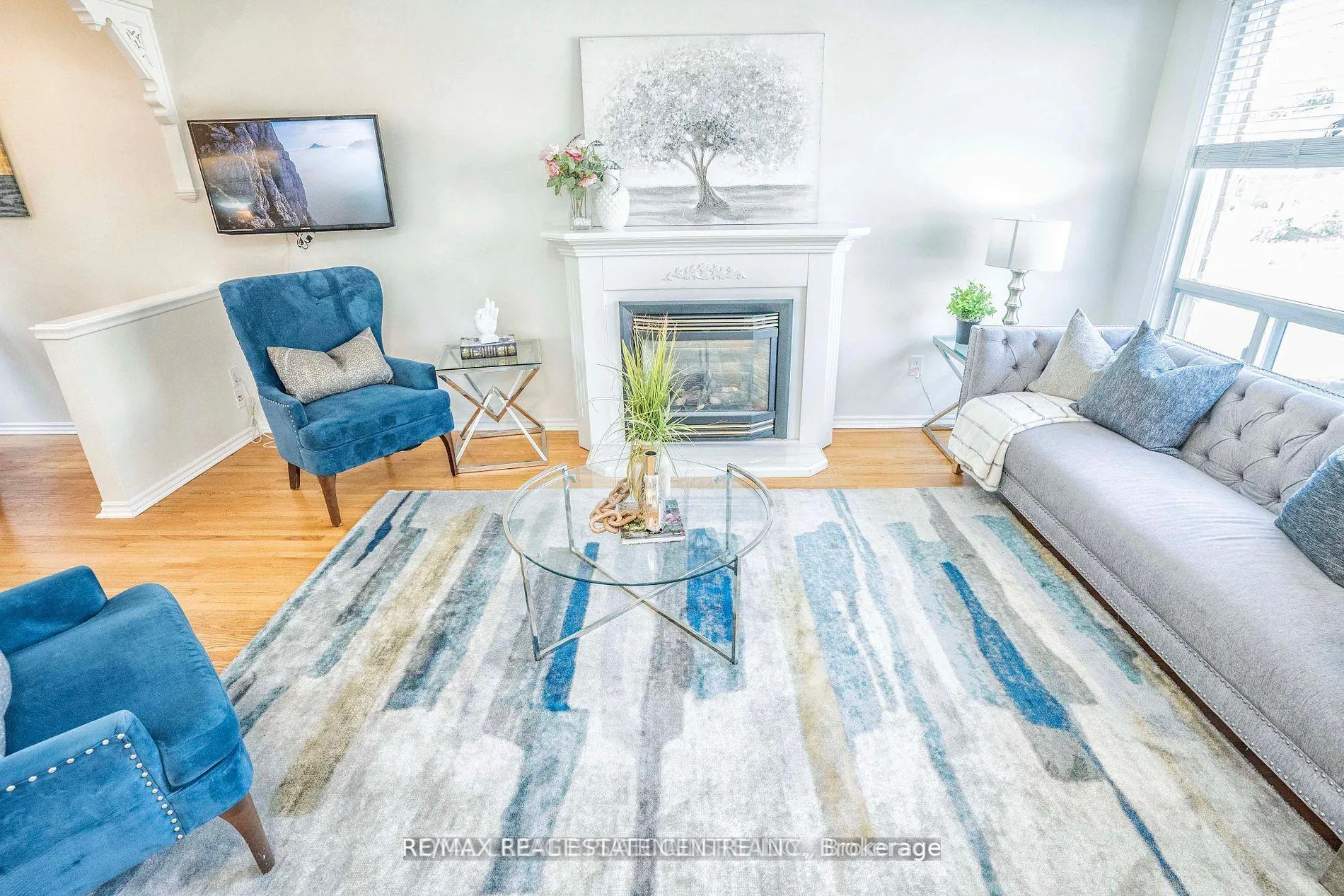 Photo 2 of Unit (Upper), 37 Edgemont Drive, Brampton, Brampton North — HOMEH