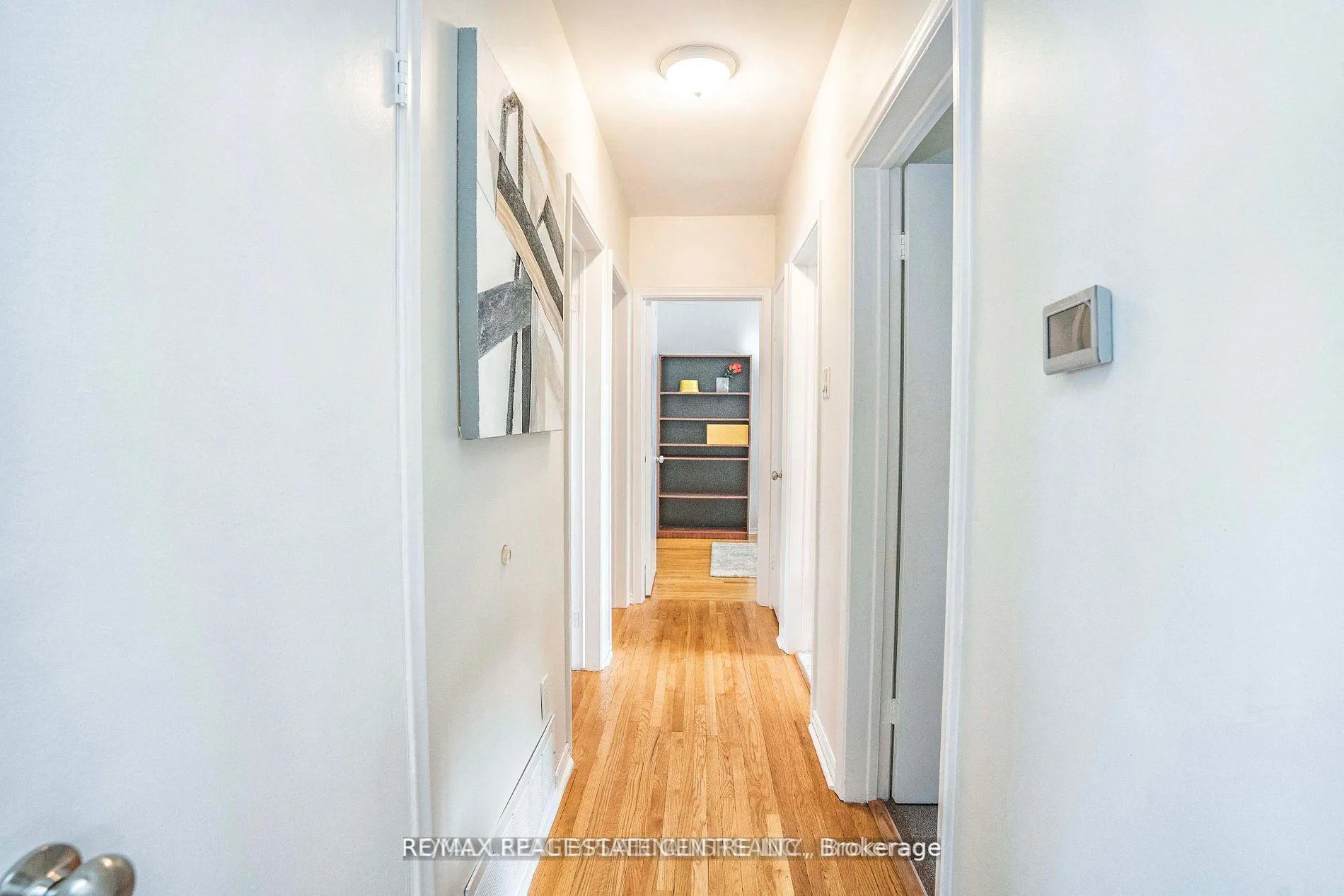 Photo 8 of Unit (Upper), 37 Edgemont Drive, Brampton, Brampton North — HOMEH