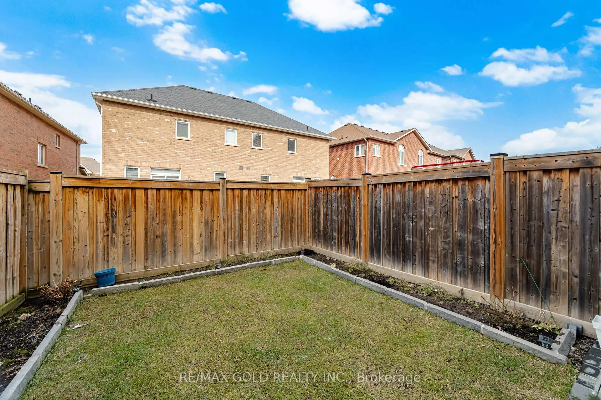 Photo 31 of 40 Memory Lane, Brampton, Northwest Brampton — HOMEH