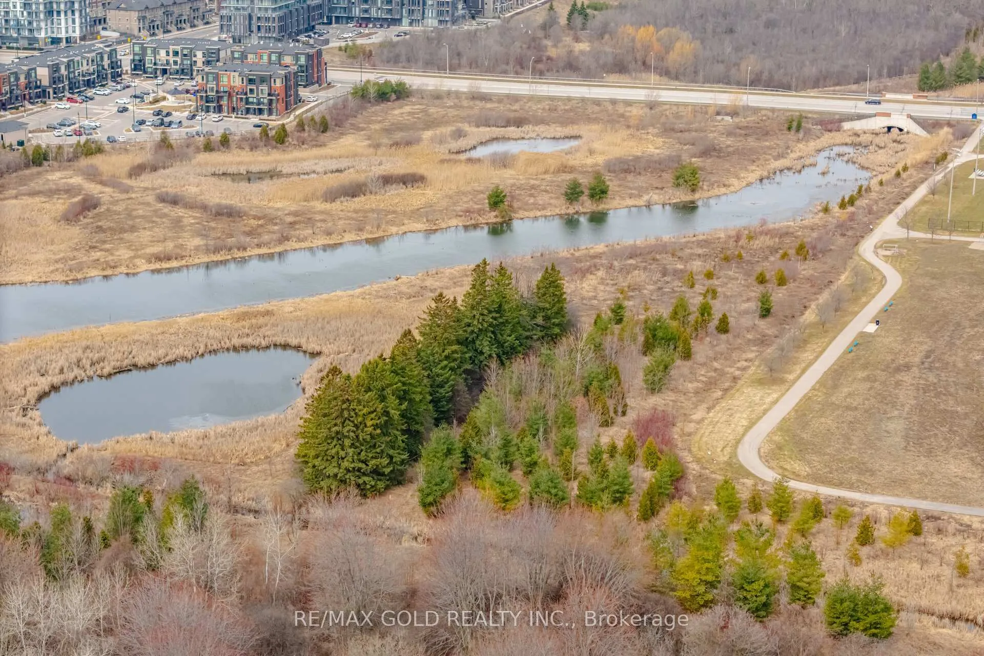 Photo 42 of 40 Memory Lane, Brampton, Northwest Brampton — HOMEH