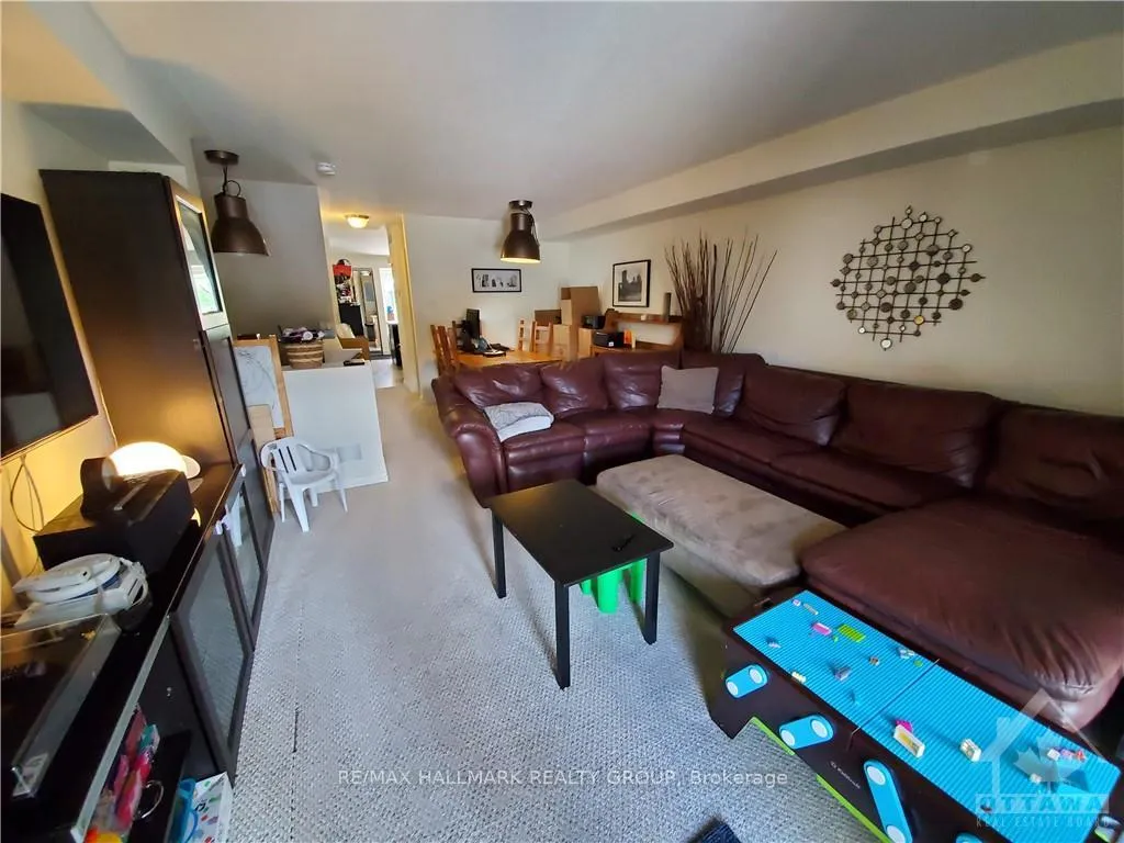 Photo 4 of 114 Paseo Private, Ottawa, Centrepointe — HOMEH