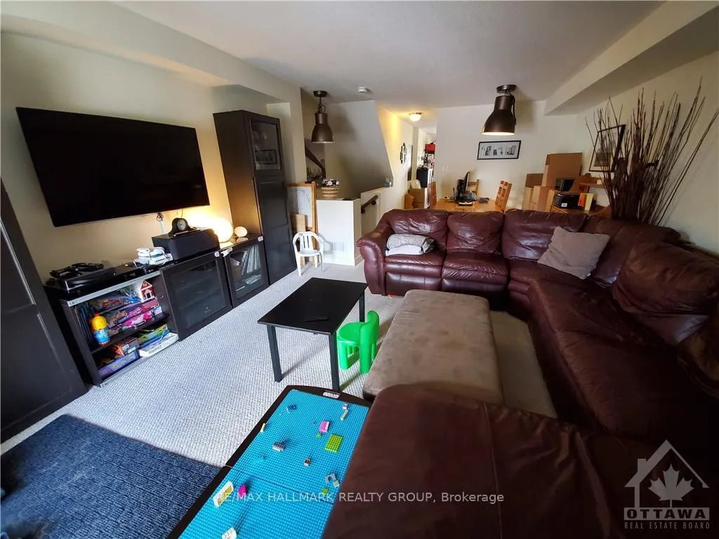 Photo 5 of 114 Paseo Private, Ottawa, Centrepointe — HOMEH