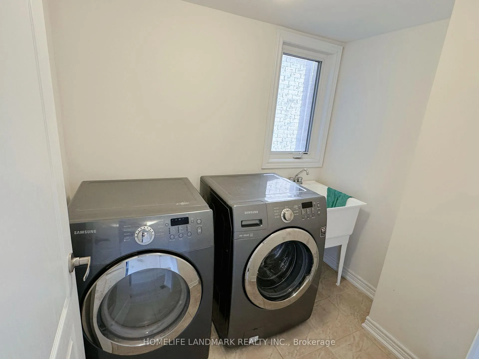 Photo 29 of 35 Hyacinth Street, Markham, Wismer — HOMEH