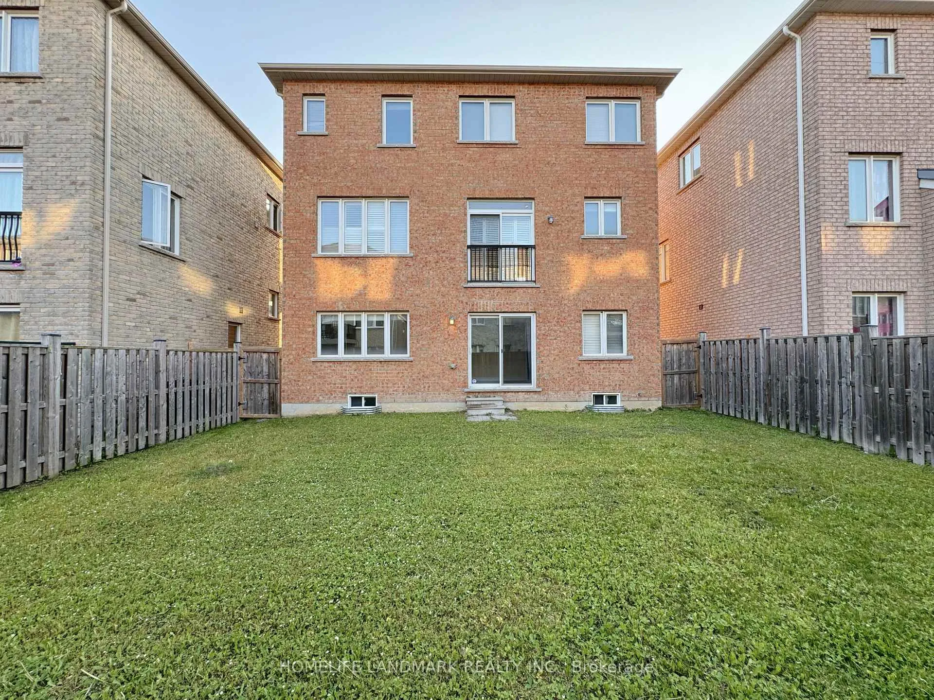 Photo 32 of 35 Hyacinth Street, Markham, Wismer — HOMEH