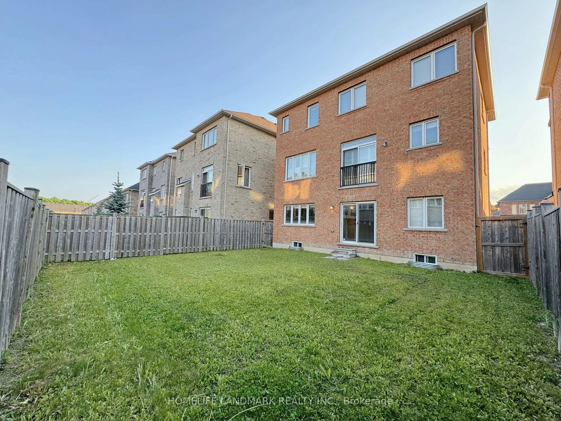 Photo 33 of 35 Hyacinth Street, Markham, Wismer — HOMEH