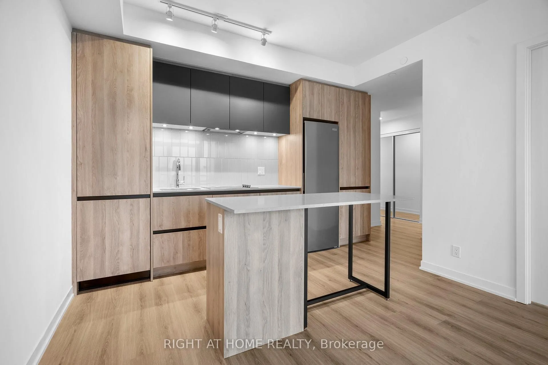 Photo 6 of Unit 1424, 7950 Bathurst Street, Vaughan, Beverley Glen — HOMEH