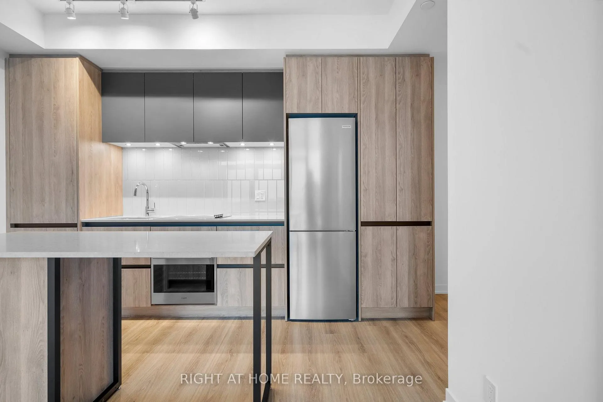 Photo 7 of Unit 1424, 7950 Bathurst Street, Vaughan, Beverley Glen — HOMEH