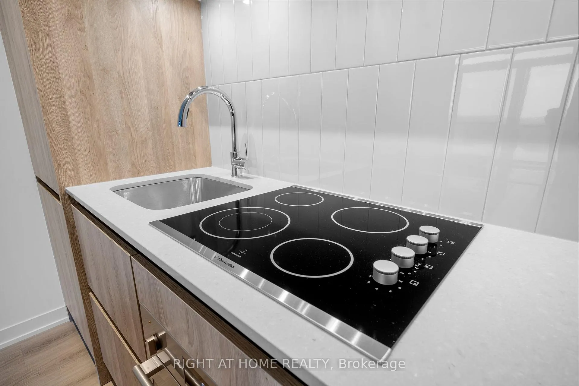 Photo 9 of Unit 1424, 7950 Bathurst Street, Vaughan, Beverley Glen — HOMEH