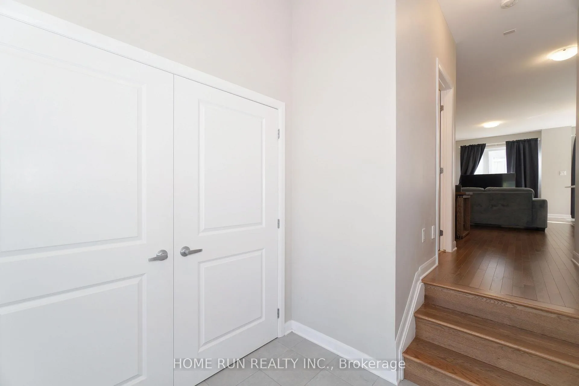 Photo 2 of 422 Kayak Street, Ottawa, Barrhaven - Hearts Desire — HOMEH