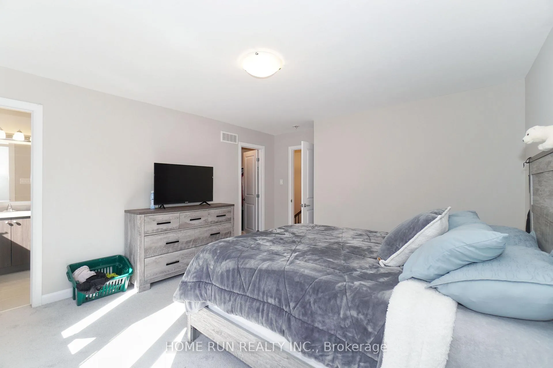 Photo 23 of 422 Kayak Street, Ottawa, Barrhaven - Hearts Desire — HOMEH