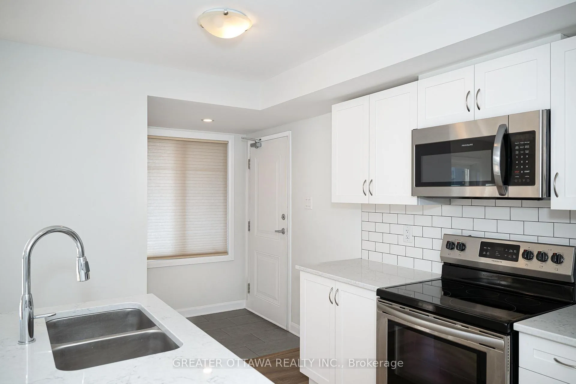 Photo 4 of Unit 16, 415 Eldorado Private, Ottawa, Kanata - Morgan's Grant/South March — HOMEH