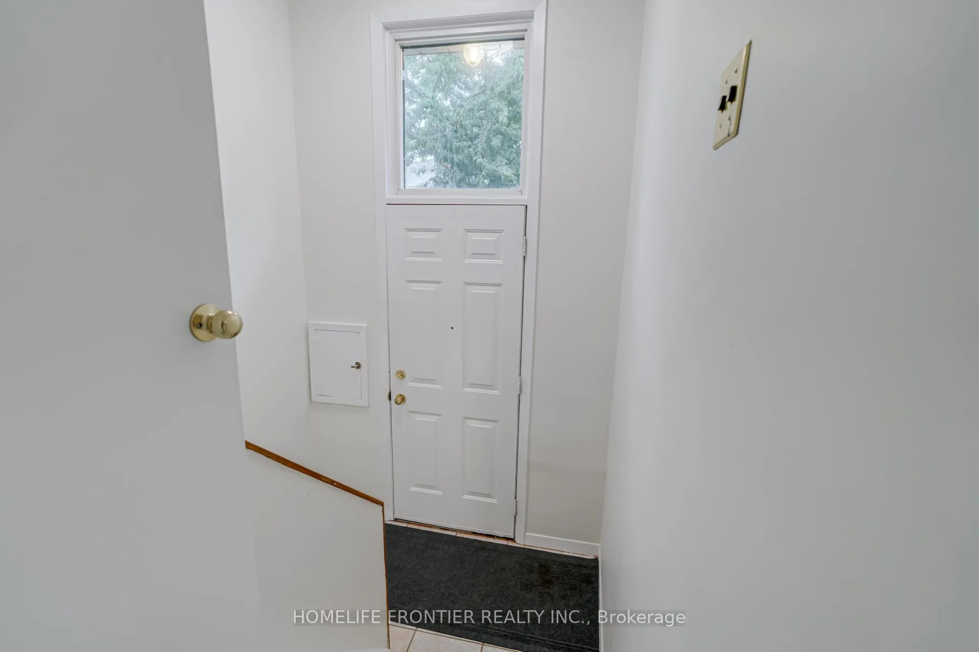Photo 5 of Unit B, 62 clark Avenue, Markham, Thornhill — HOMEH