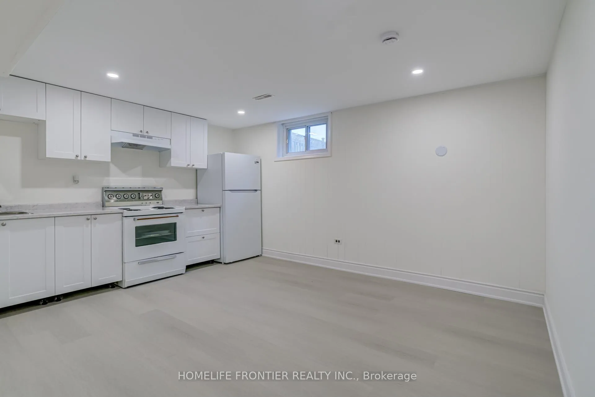 Photo 8 of Unit B, 62 clark Avenue, Markham, Thornhill — HOMEH