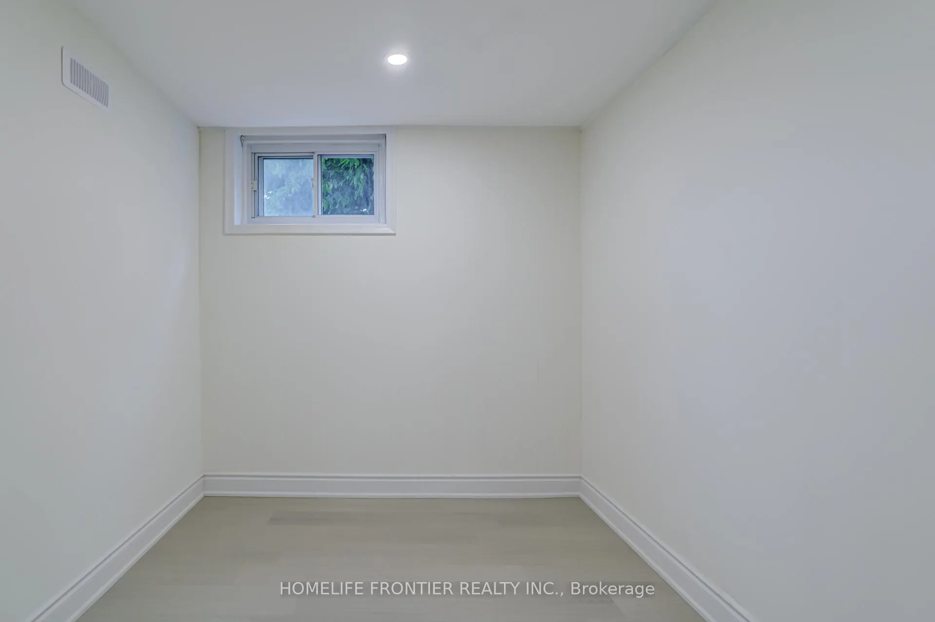 Photo 13 of Unit B, 62 clark Avenue, Markham, Thornhill — HOMEH