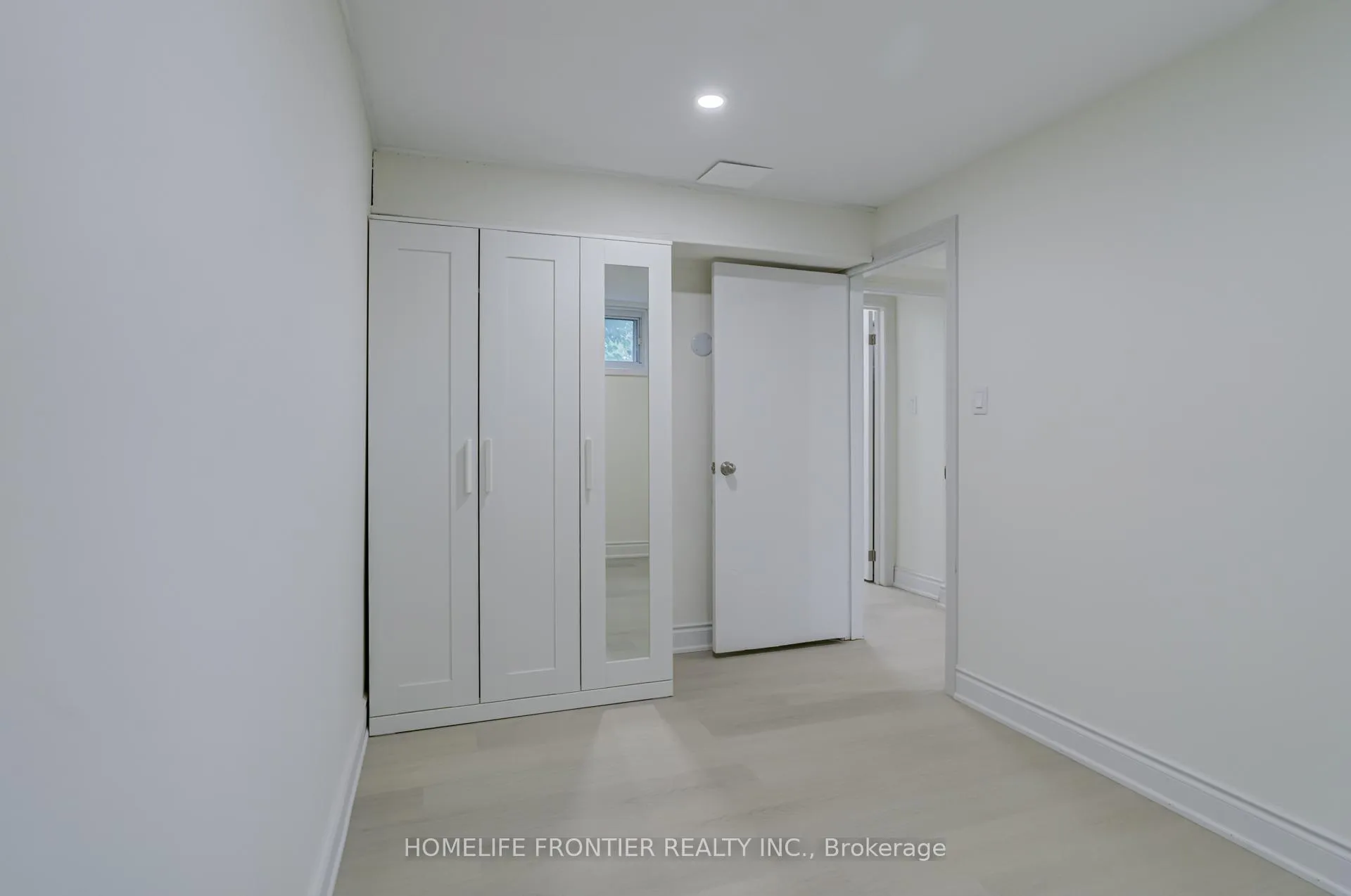 Photo 14 of Unit B, 62 clark Avenue, Markham, Thornhill — HOMEH
