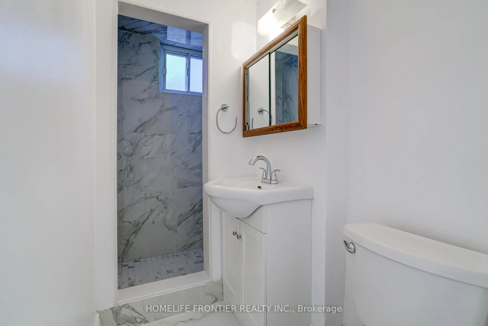 Photo 15 of Unit B, 62 clark Avenue, Markham, Thornhill — HOMEH