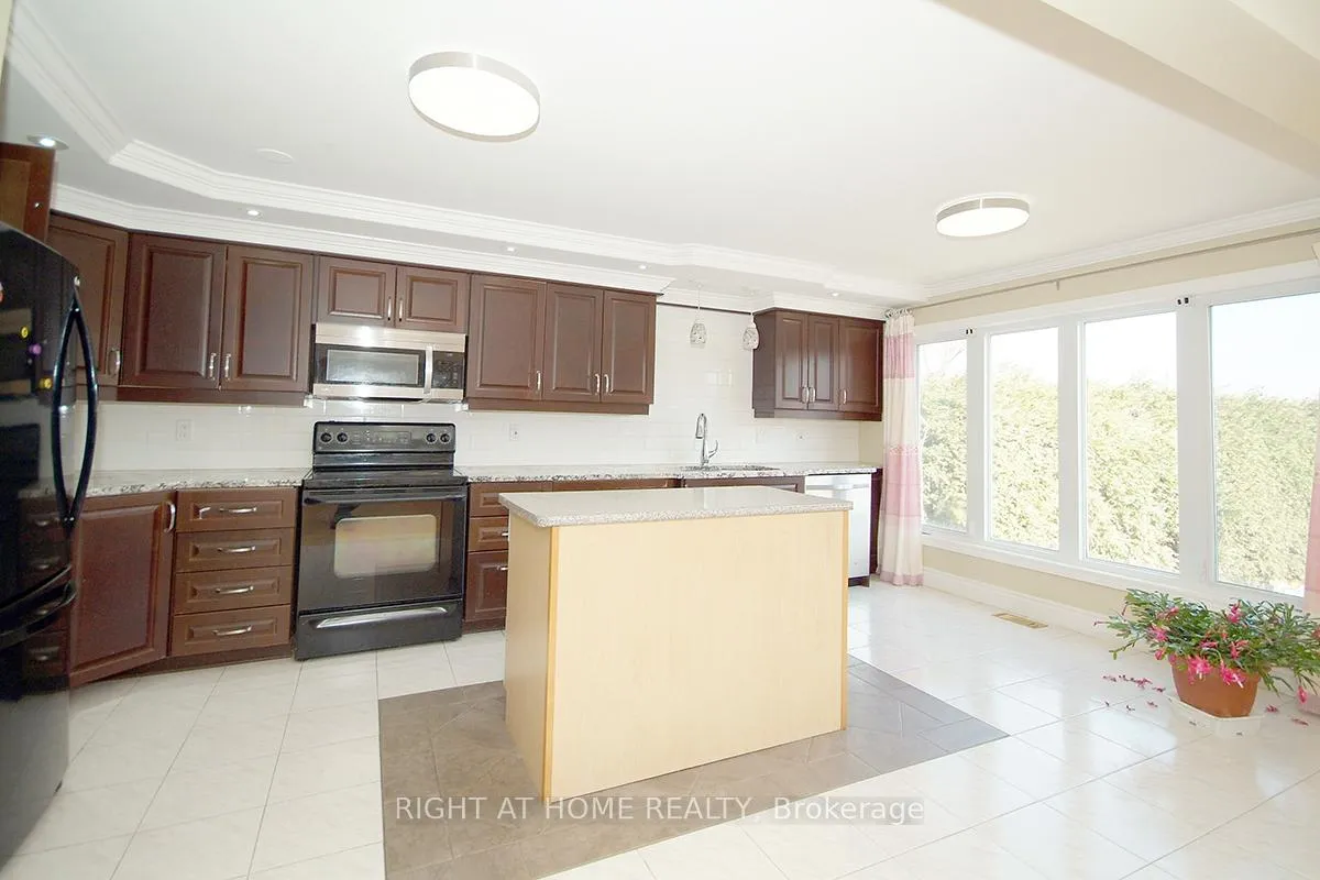 Photo 5 of 56 Four Seasons Drive, Ottawa, Borden Farm/Stewart Farm/Carleton Heights/Parkwood Hills — HOMEH