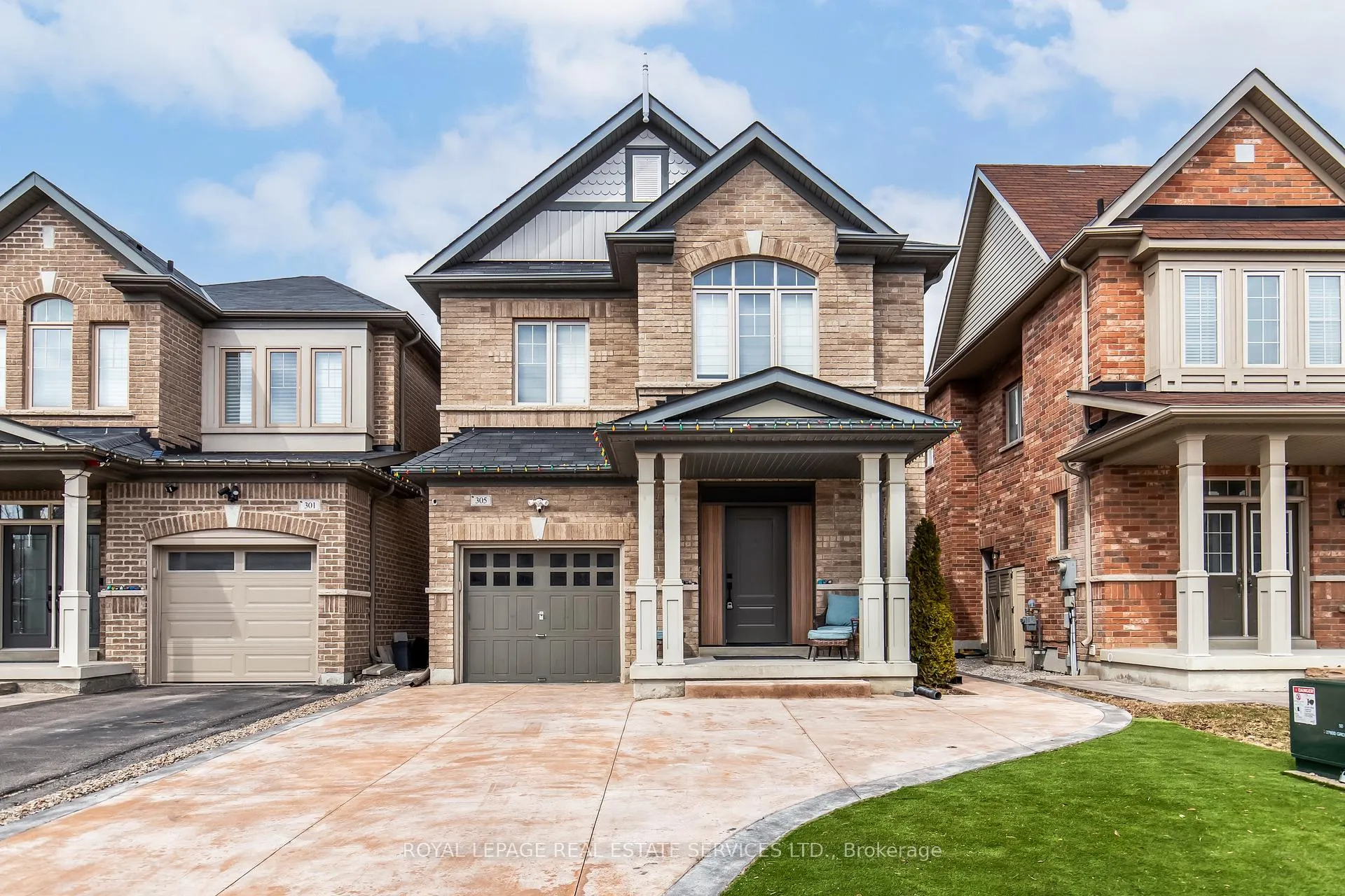 Photo 1 of 305 Moody Drive, Vaughan, Kleinburg — HOMEH