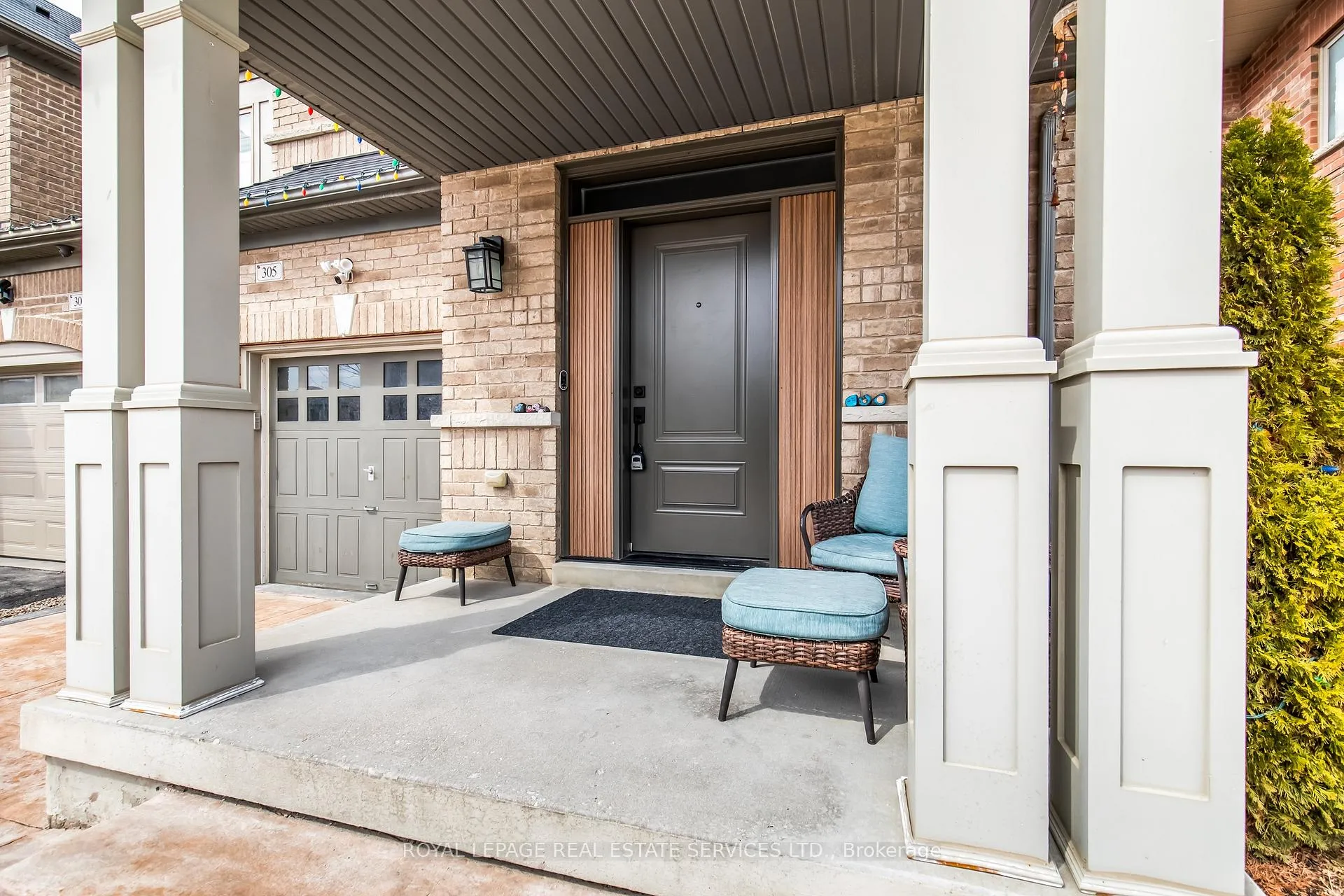 Photo 3 of 305 Moody Drive, Vaughan, Kleinburg — HOMEH
