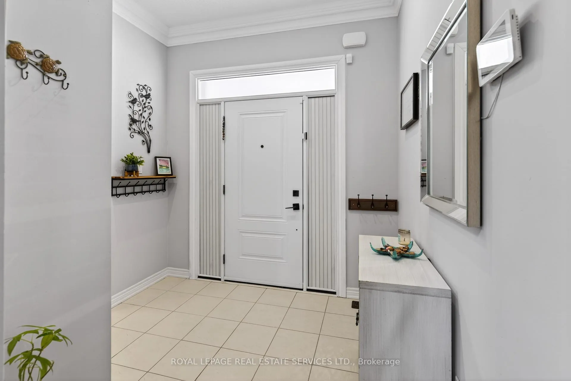 Photo 4 of 305 Moody Drive, Vaughan, Kleinburg — HOMEH