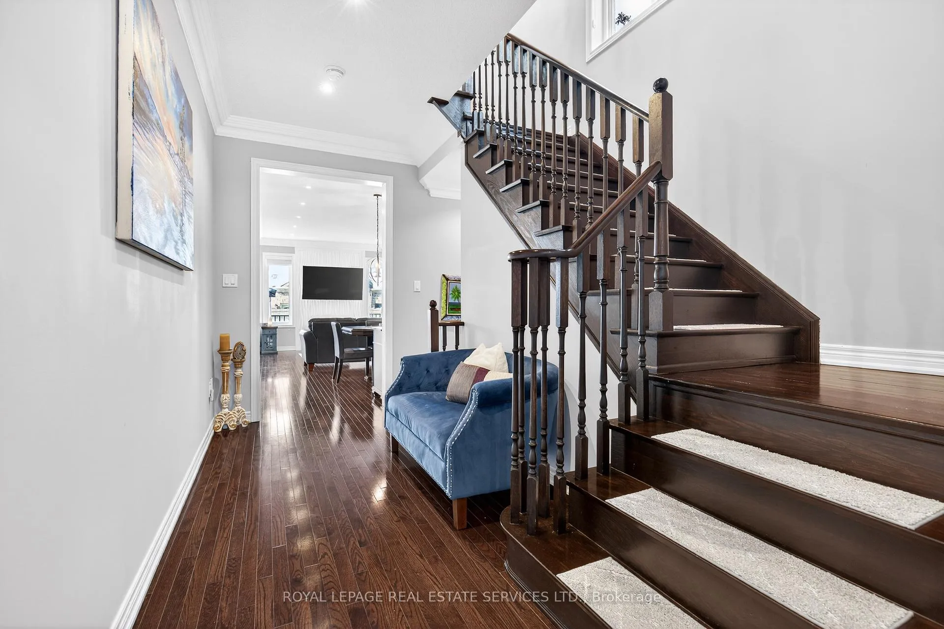 Photo 6 of 305 Moody Drive, Vaughan, Kleinburg — HOMEH