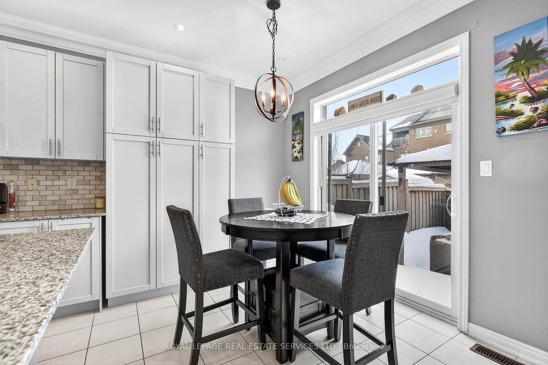 Photo 15 of 305 Moody Drive, Vaughan, Kleinburg — HOMEH