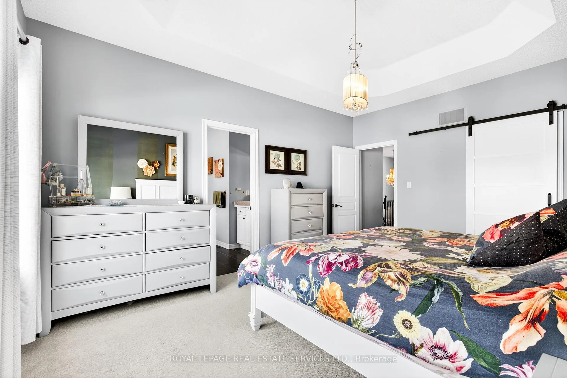 Photo 21 of 305 Moody Drive, Vaughan, Kleinburg — HOMEH