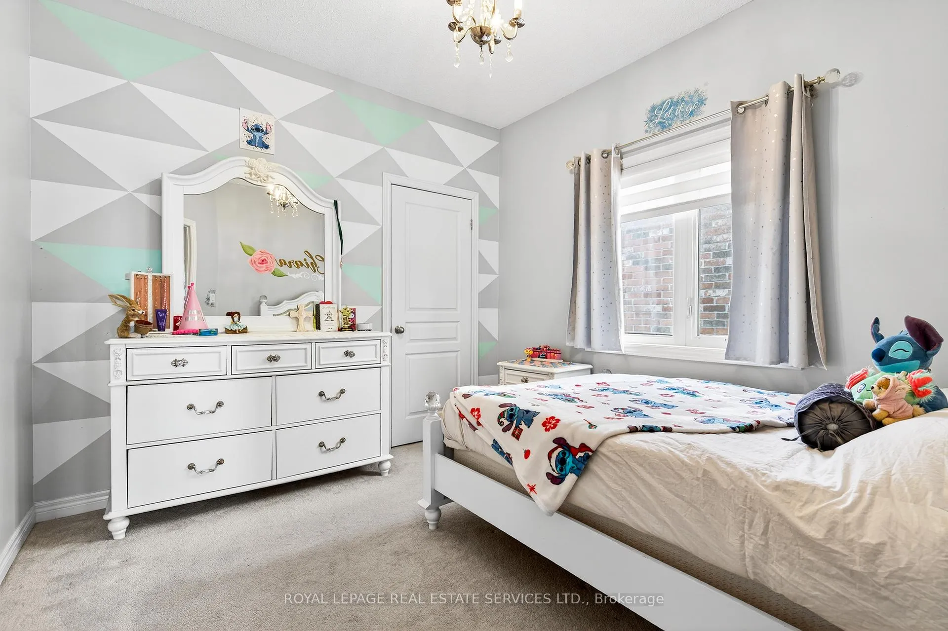 Photo 25 of 305 Moody Drive, Vaughan, Kleinburg — HOMEH