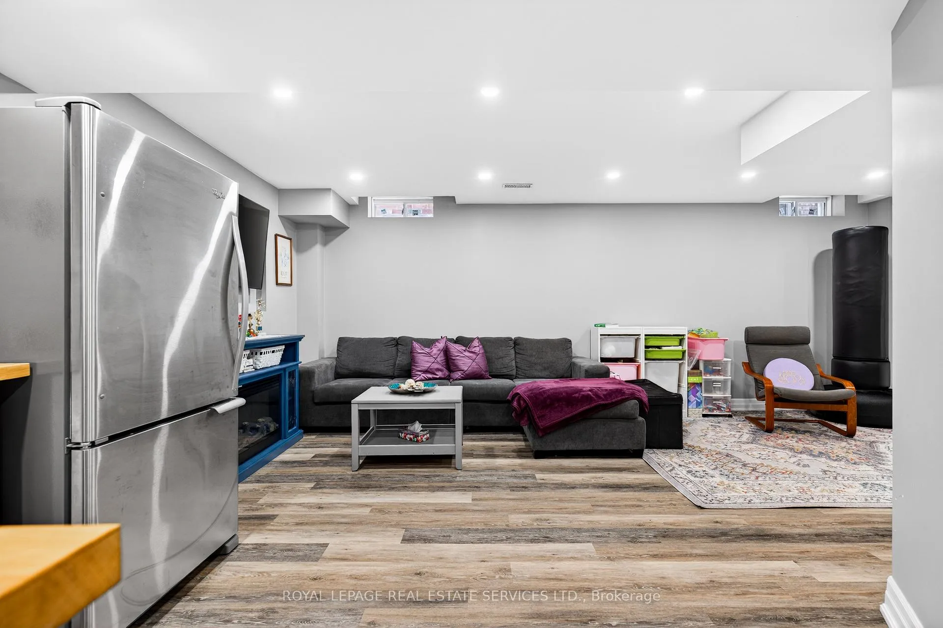 Photo 34 of 305 Moody Drive, Vaughan, Kleinburg — HOMEH