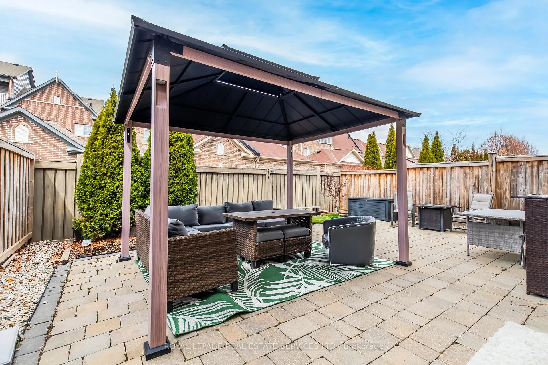Photo 39 of 305 Moody Drive, Vaughan, Kleinburg — HOMEH
