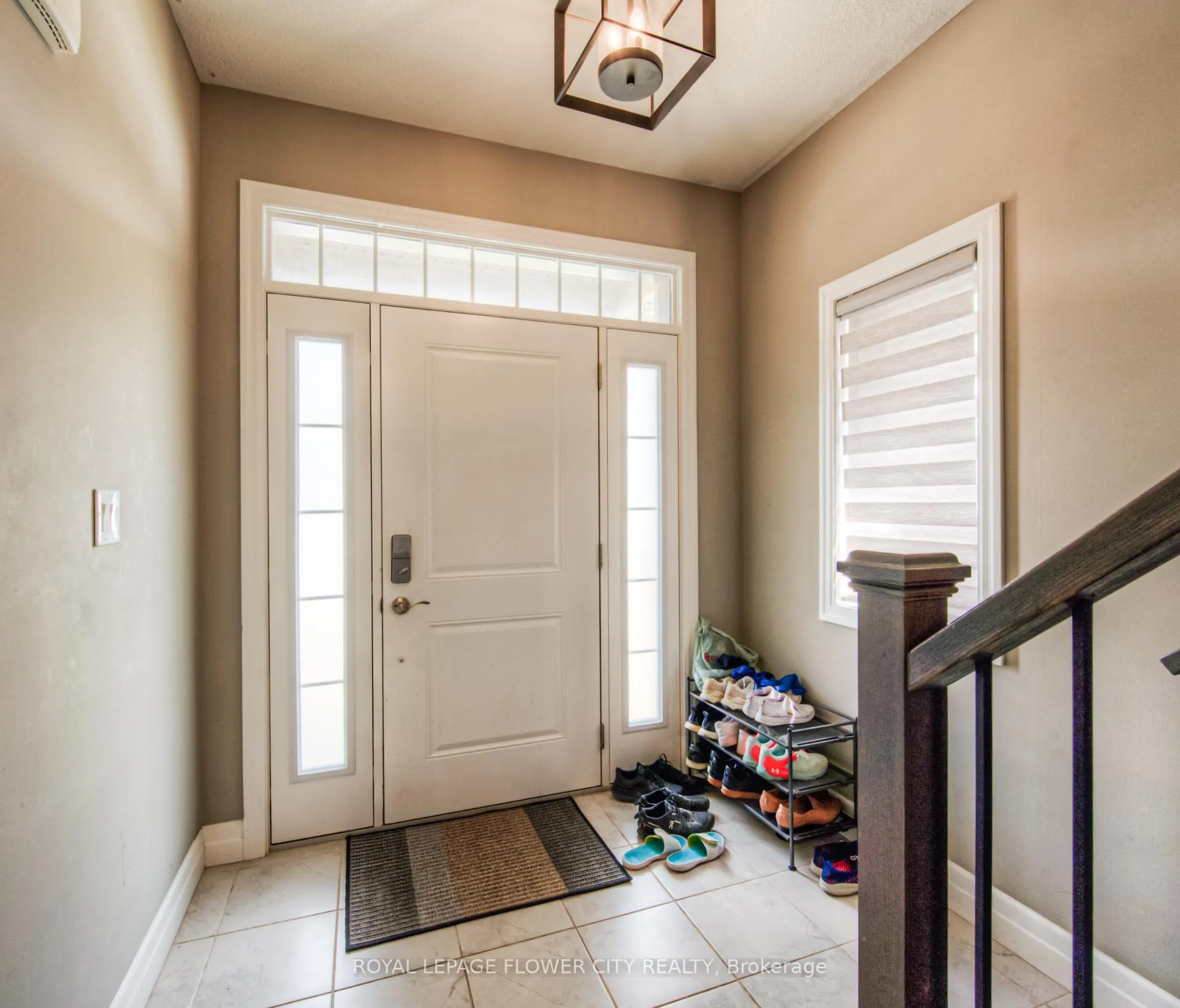 Photo 5 of 43 Pondcliffe Drive, Kitchener — HOMEH