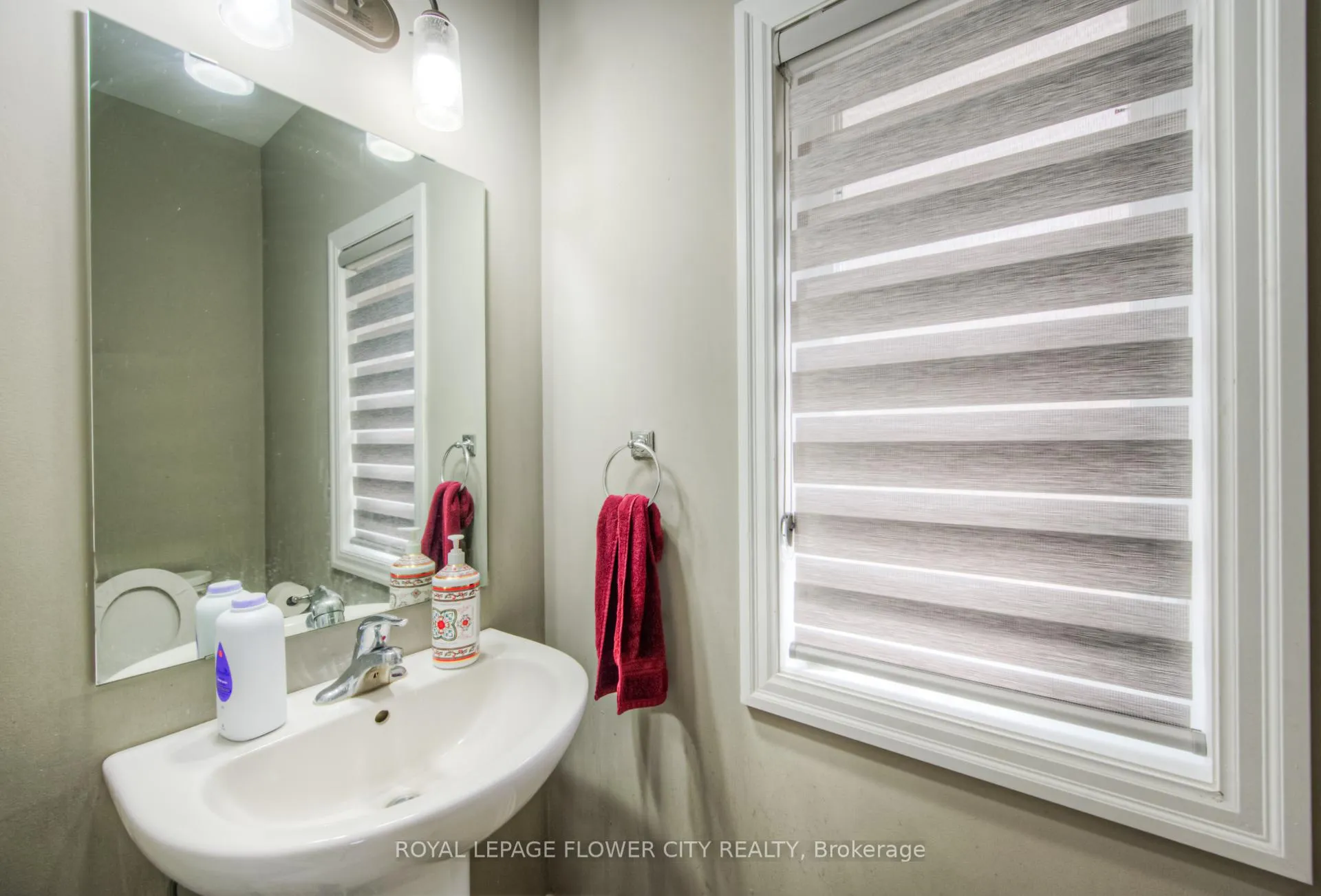 Photo 7 of 43 Pondcliffe Drive, Kitchener — HOMEH