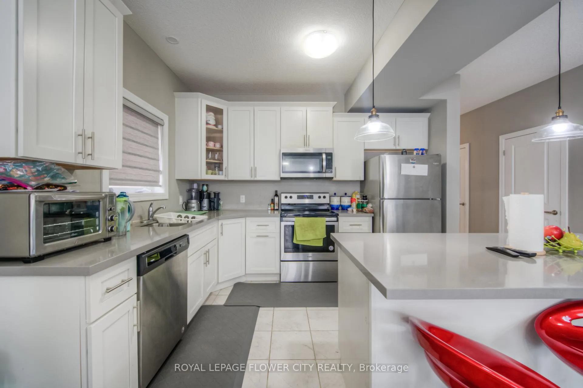 Photo 11 of 43 Pondcliffe Drive, Kitchener — HOMEH