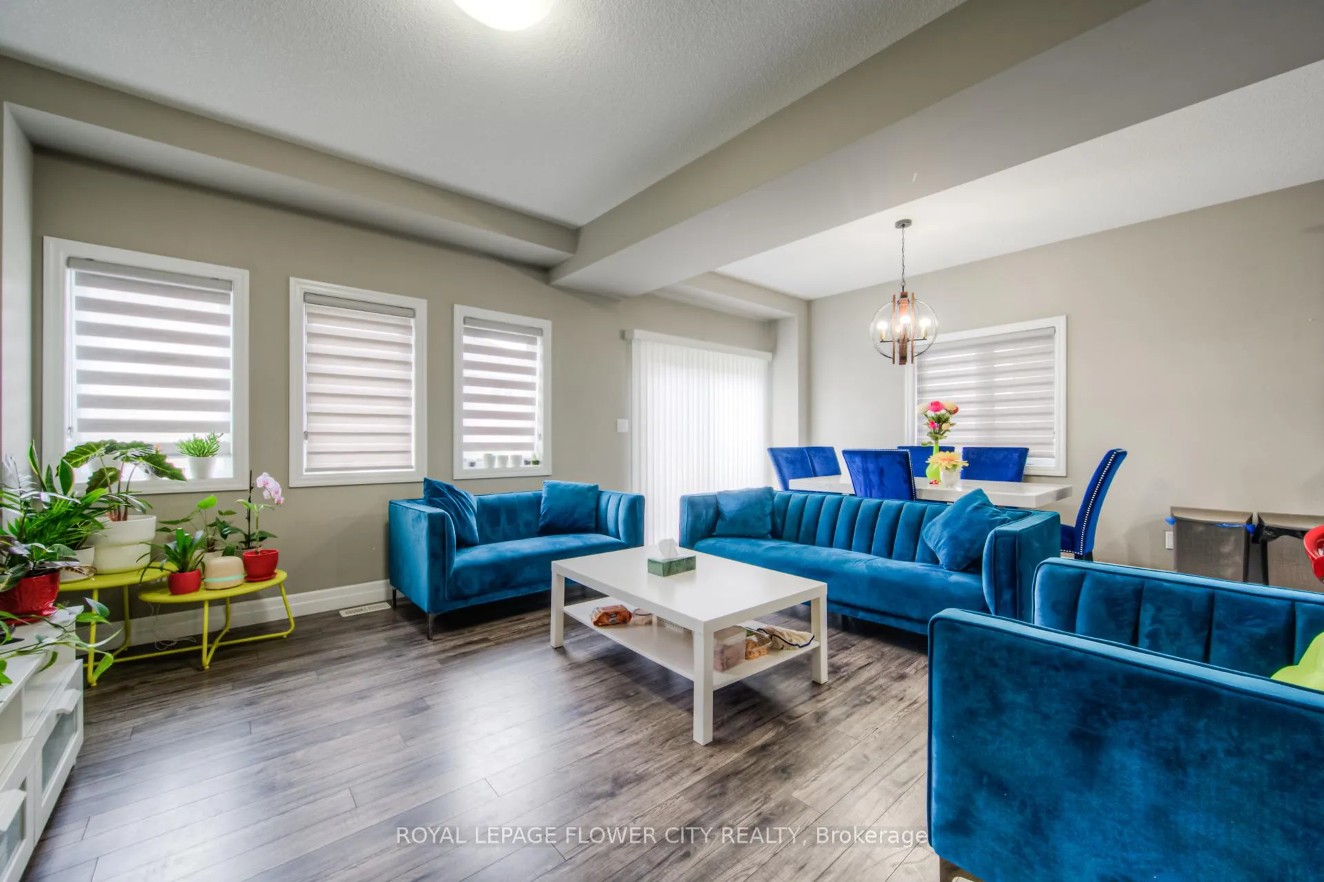 Photo 13 of 43 Pondcliffe Drive, Kitchener — HOMEH
