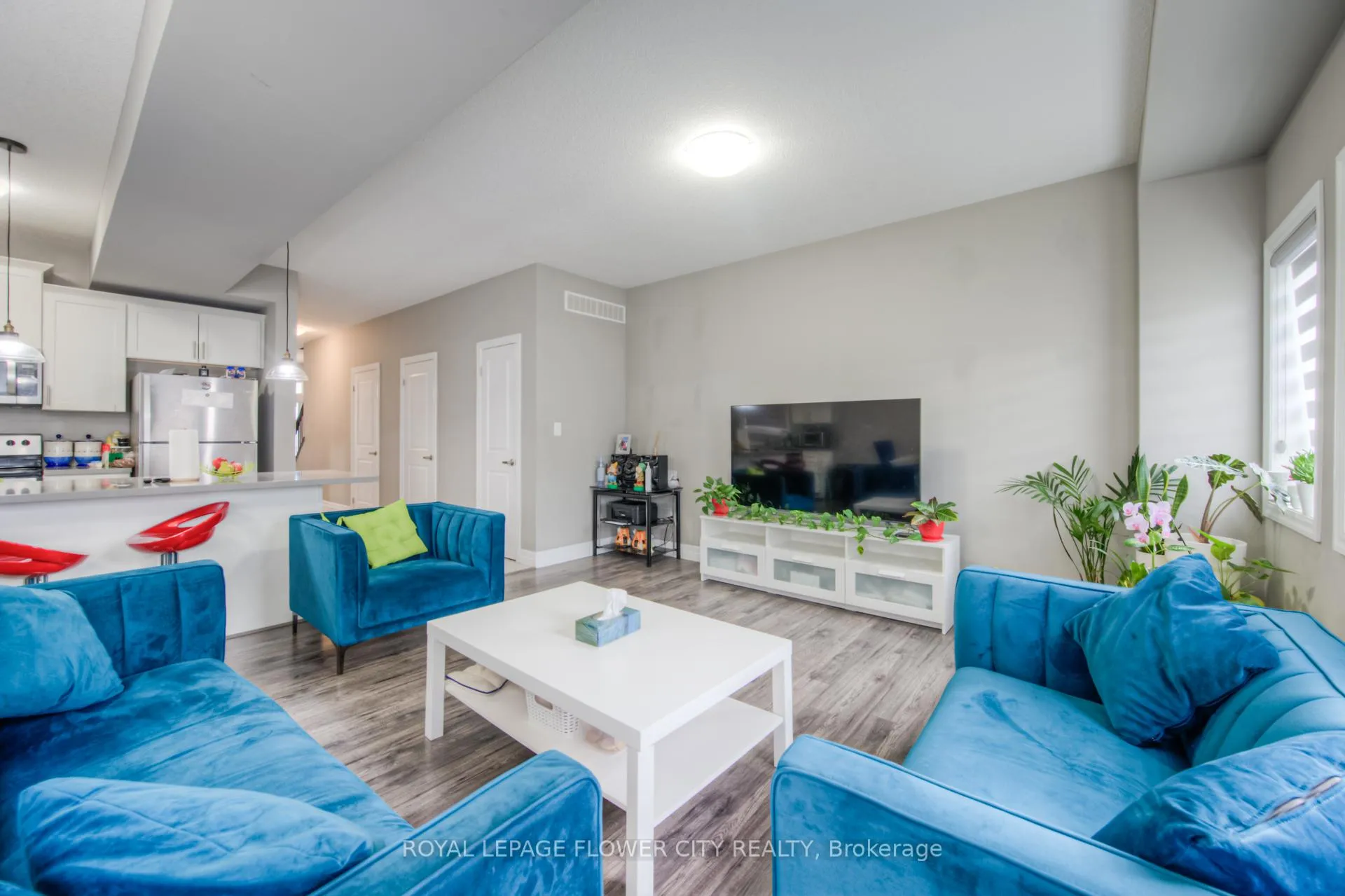 Photo 15 of 43 Pondcliffe Drive, Kitchener — HOMEH