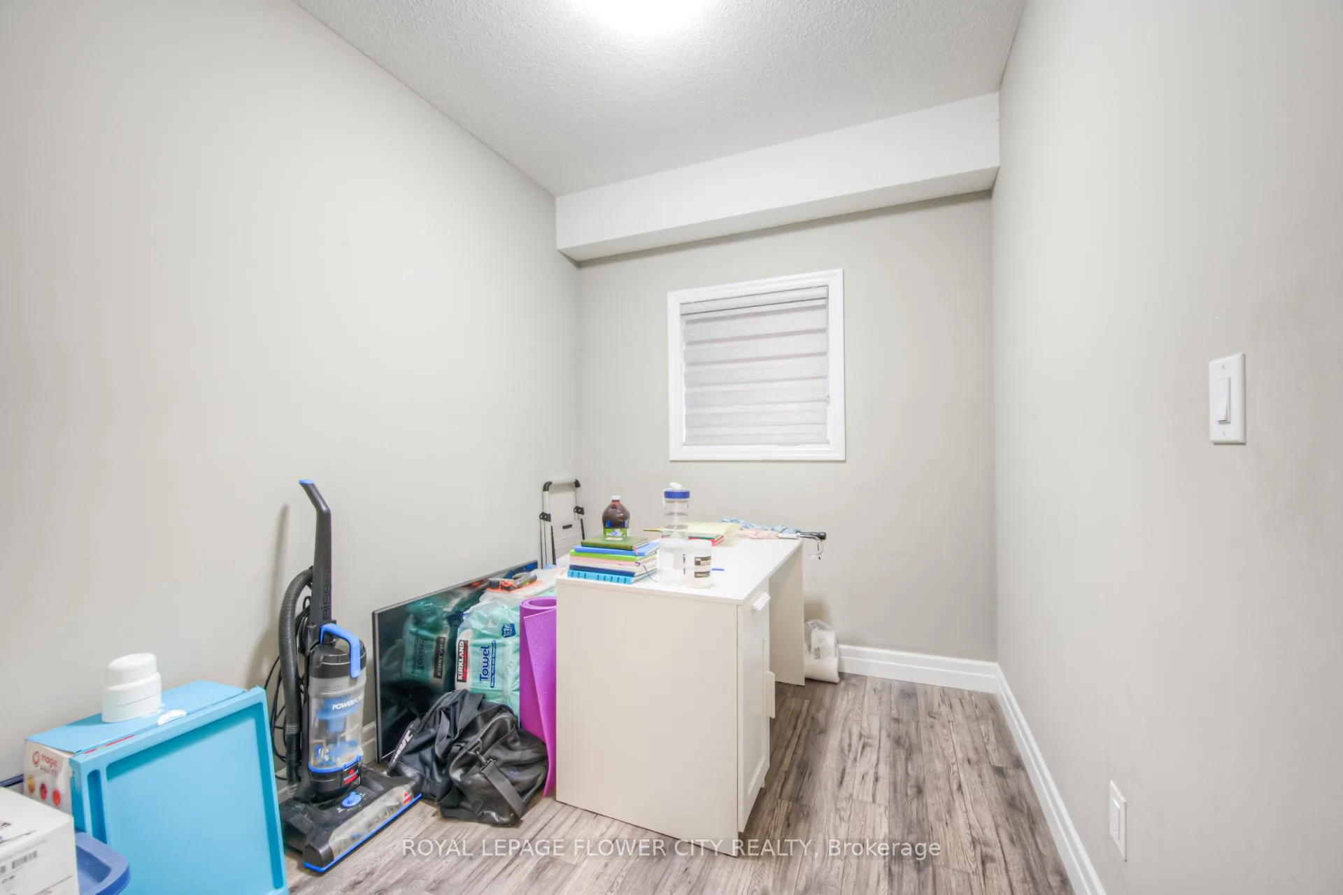 Photo 18 of 43 Pondcliffe Drive, Kitchener — HOMEH